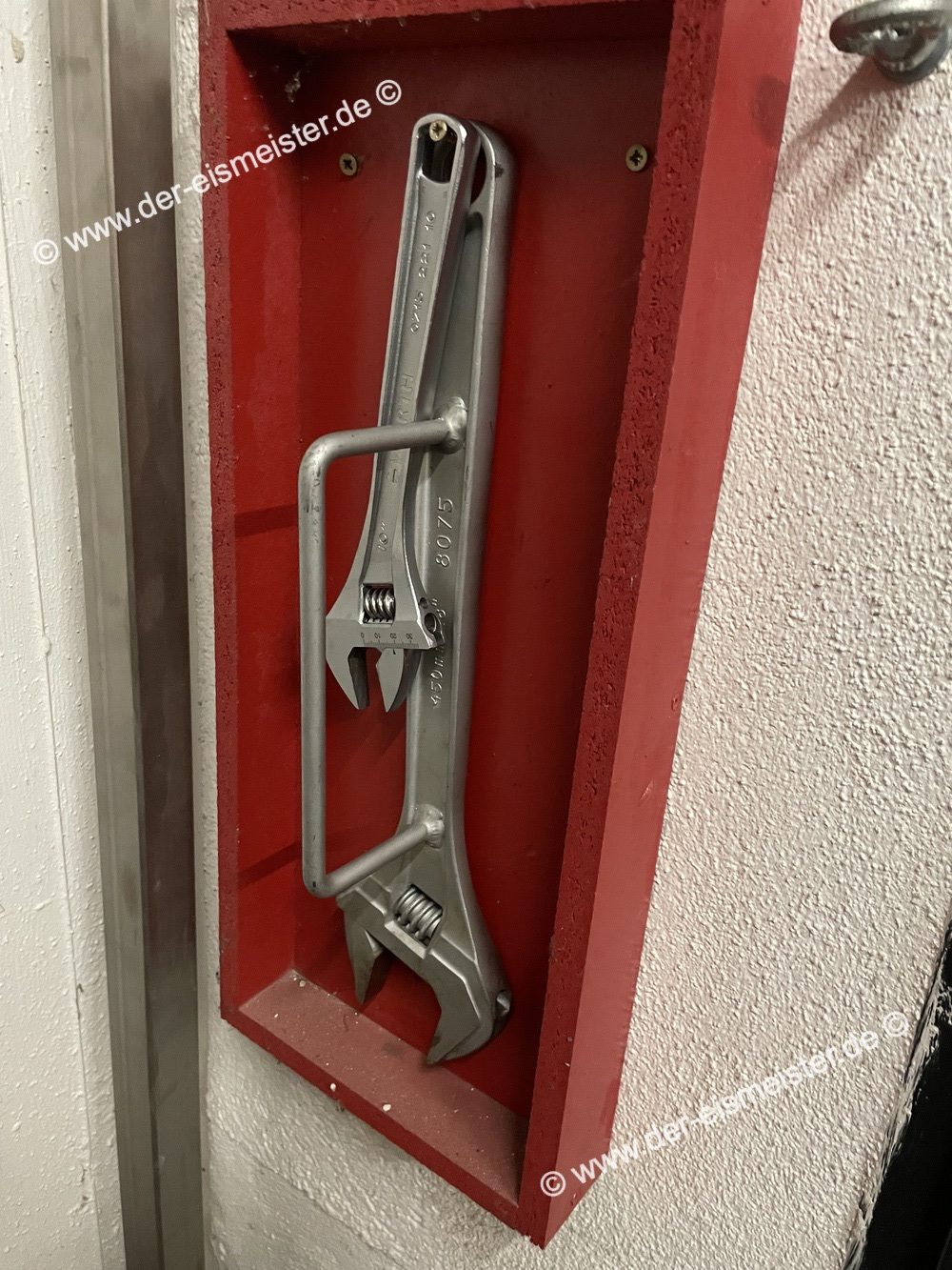 Rollgabelschlüssel mit Größenmarkierung und Beschriftung